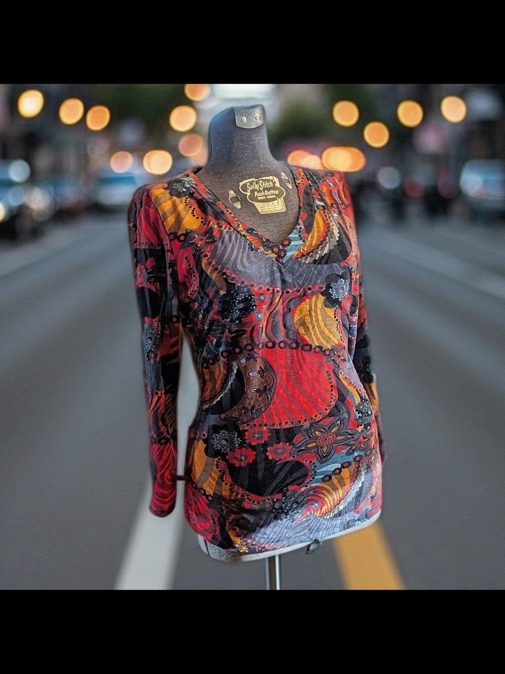 NWOT Linea Domani V-Neck Multicolored Abstract Long-Sleeve Fitted Top  Size M